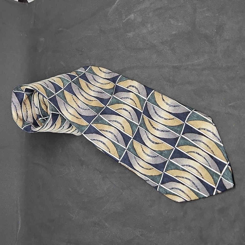 Retro designs geometric silk tie